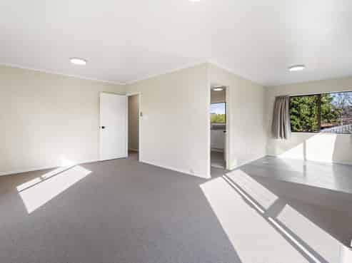 1 and 2/58 St Annes Crescent, Wattle Downs