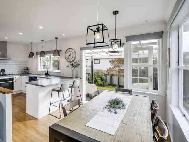 1214 Willowpark Road North, Mayfair