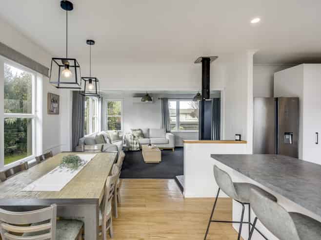1214 Willowpark Road North, Mayfair