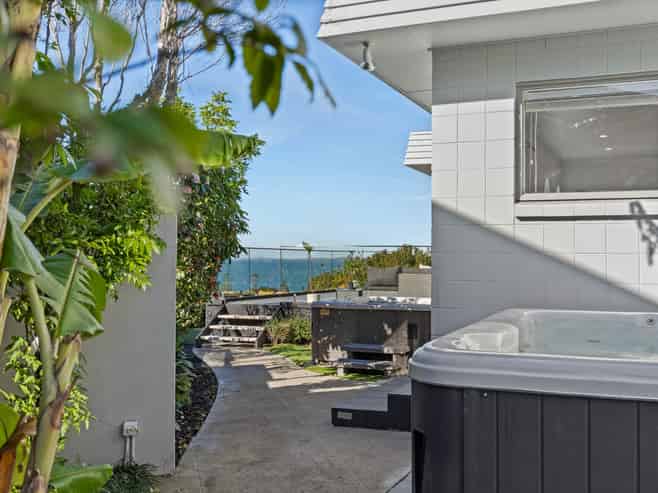 825 Beach Road, Browns Bay