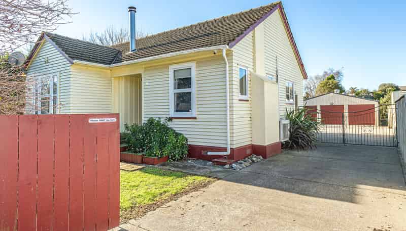 105 Anzac Parade, Whanganui East