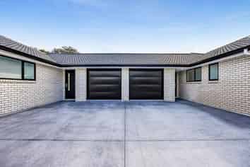 120 Seaview Road, Westown
