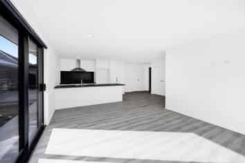 120 Seaview Road, Westown