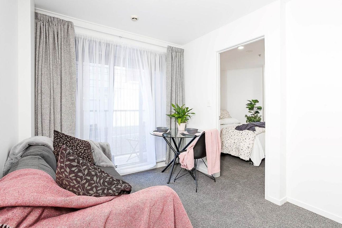 Contemporary, Furnished, and Water included - Mehr