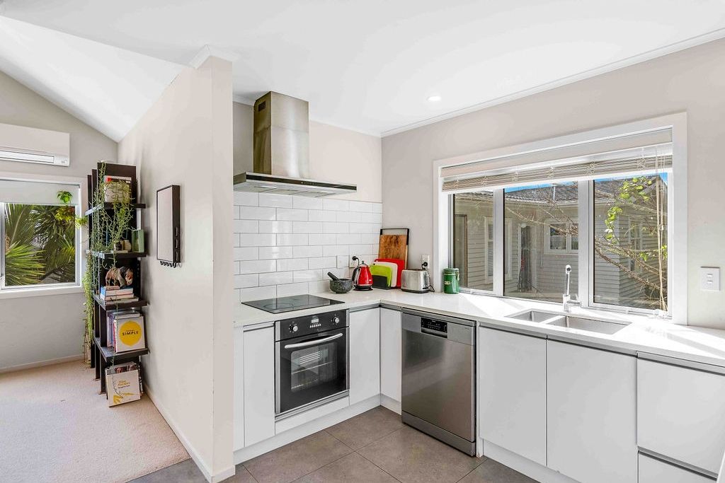 Low Maintenance Lifestyle + Pet Friendly - Vista 6