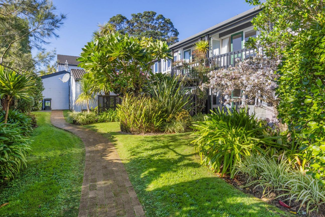 Elevated Epsom Lifestyle Opportunity - Ansicht 3