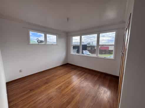 Tauriko West rear site office & yard
