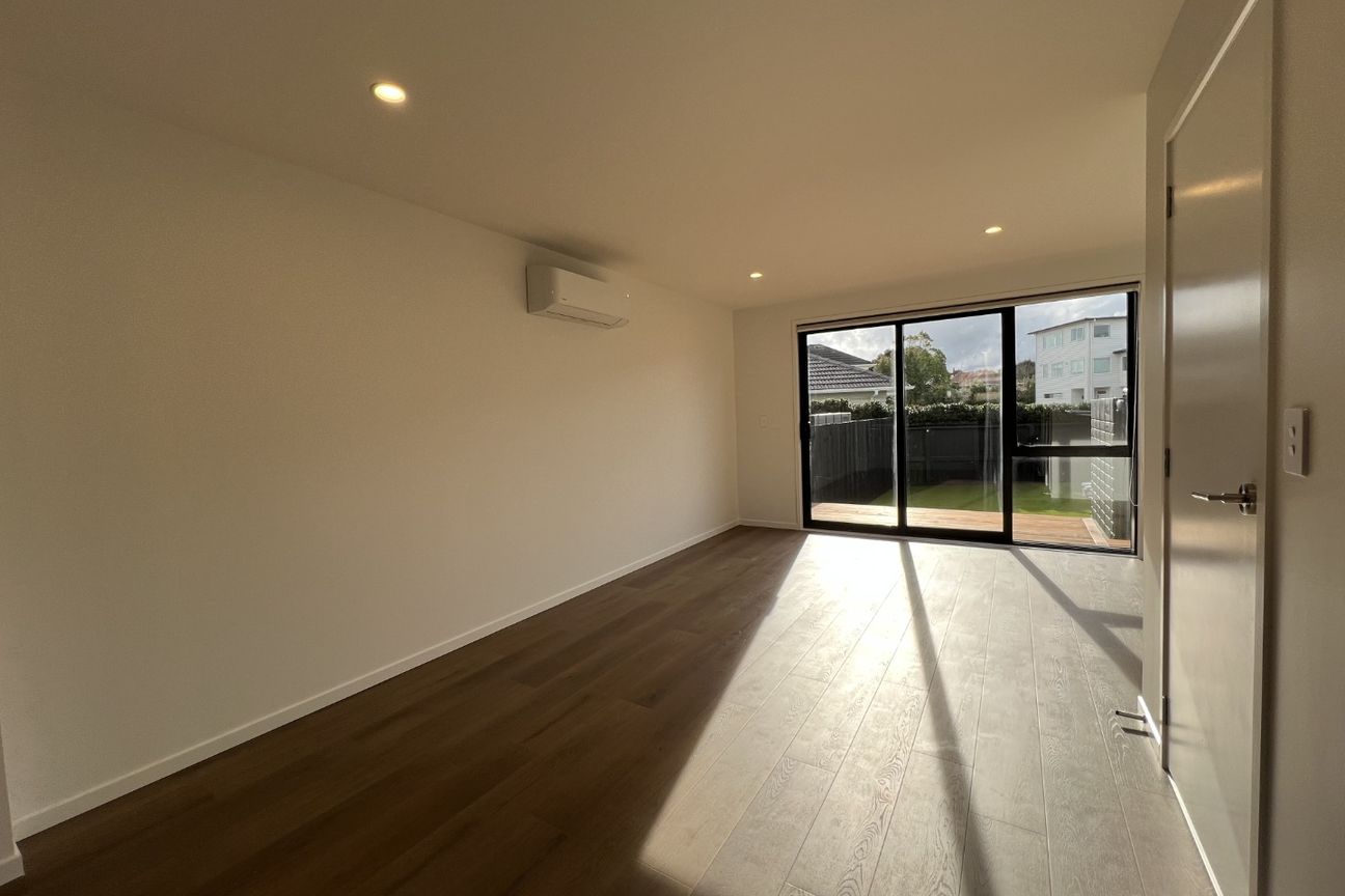 Brand New Designer in the Heart of Te Atatu Peninsula - Aanzicht 6