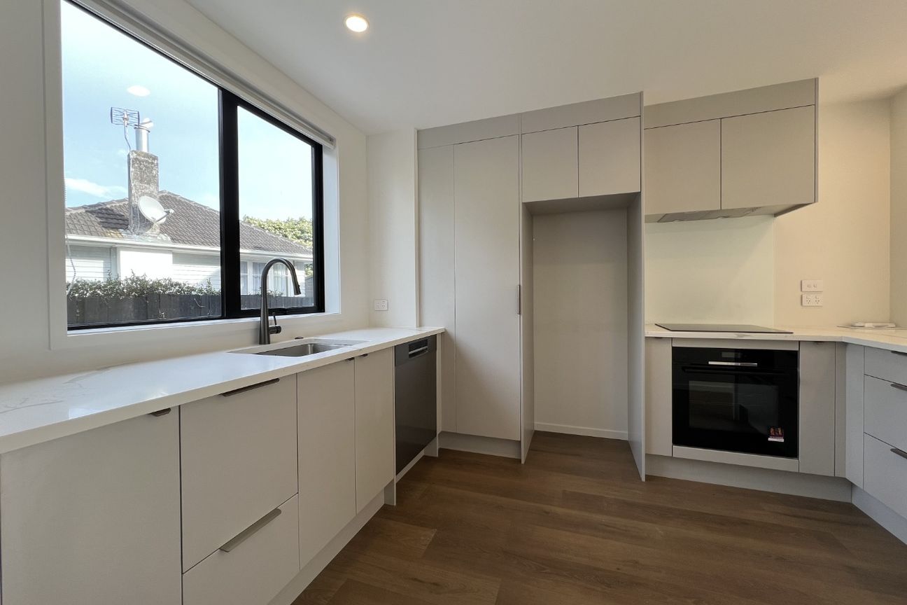 Brand New Designer in the Heart of Te Atatu Peninsula - Aanzicht 5