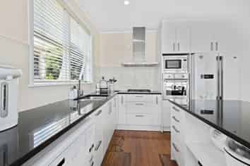 1/221  Onewa Road, Birkenhead