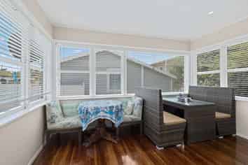 1/221  Onewa Road, Birkenhead
