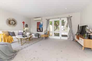 6 Anchor Place, Beach Haven