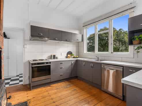  46 Station Road, Kamo