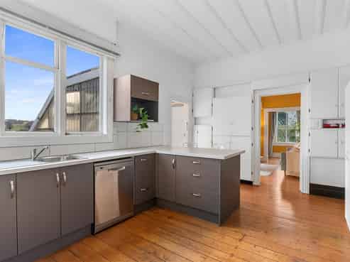  46 Station Road, Kamo