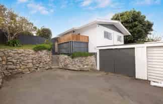 15 Glenfield Place, Brookfield
