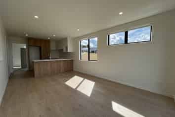 1/23 Makomako Drive, Orewa