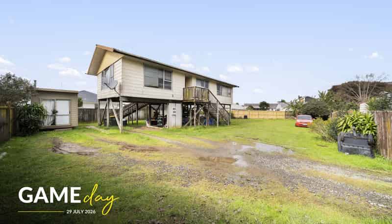 42 Beach Road, Te Atatu Peninsula
