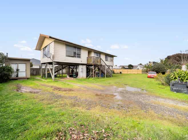 42 Beach Road, Te Atatu Peninsula