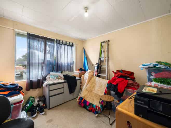 42 Beach Road, Te Atatu Peninsula