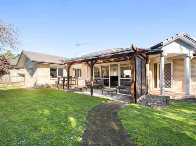 35 Carisbrook Crescent, Papakura