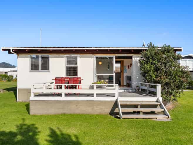 121 Beverley Terrace, Whangamata