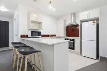 4/240 Old Farm Road, Hillcrest