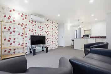 4/240 Old Farm Road, Hillcrest