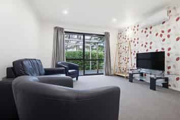 4/240 Old Farm Road, Hillcrest