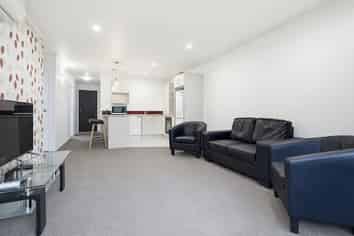 4/240 Old Farm Road, Hillcrest
