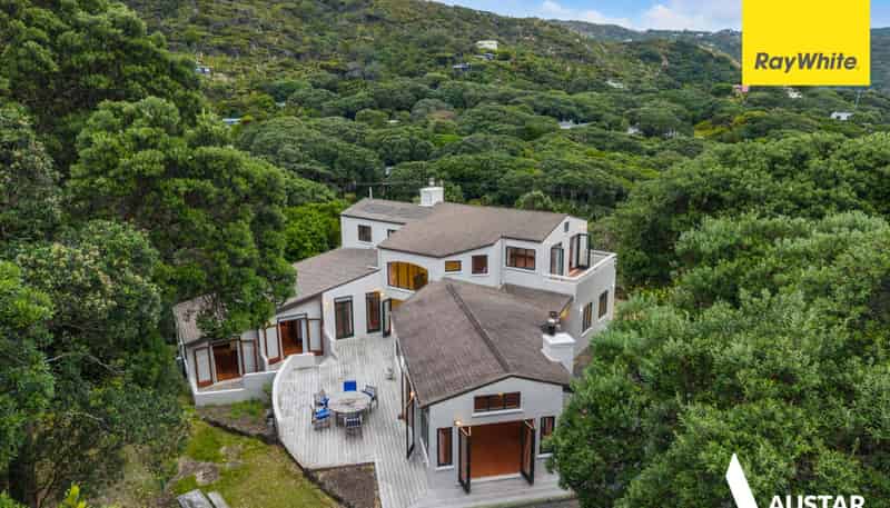 175 Marine Parade North, Piha