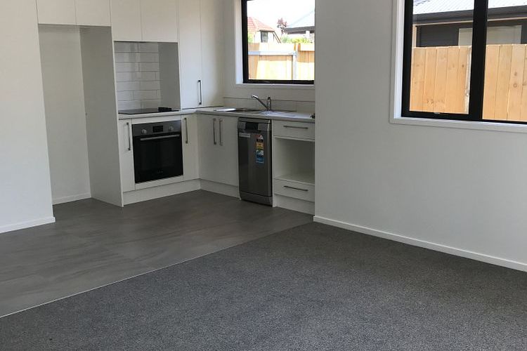 Modern 2BR Home w/ Garden & Parking - Widok 5