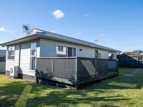 41 Outram Grove, Kelson