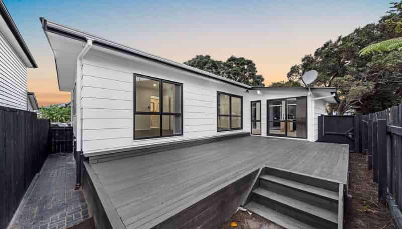 24A Mckinstry Avenue, Mangere East