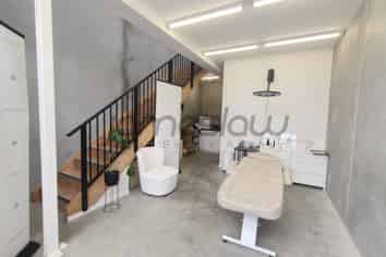 Prime Mt Wellington Commercial Unit with Rent