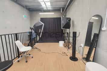 Prime Mt Wellington Commercial Unit with Rent