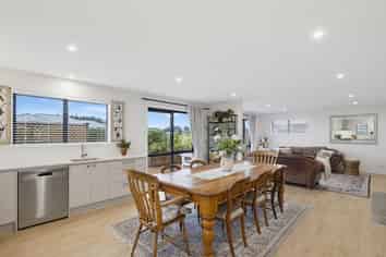 3/2 Loe Place, Amberley