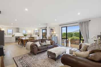 3/2 Loe Place, Amberley