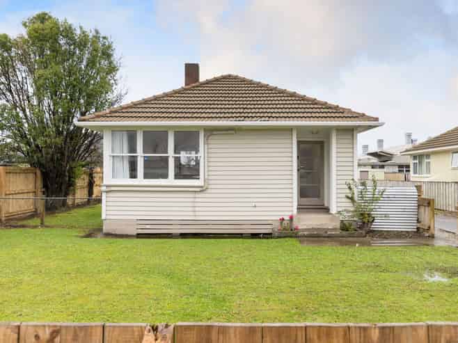 3 Thames Street, ROSLYN