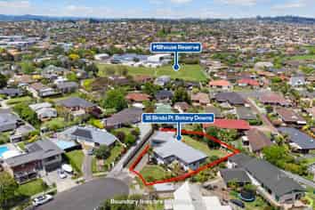 16 Binda Place, Botany Downs