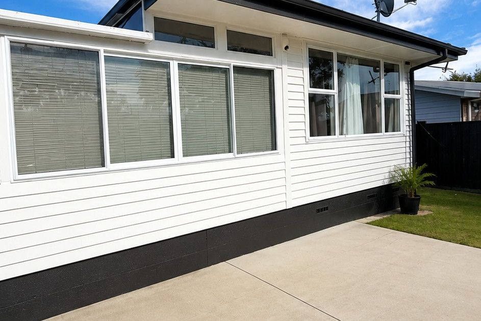 Charming 3-Bedroom Cottage with Conservatory & Orchard Living – Glenview, Hamilton - Aanzicht 2