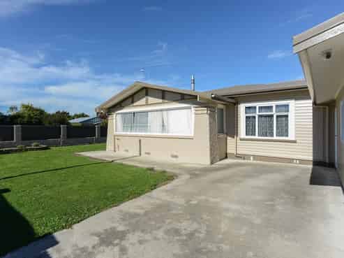 201 Willowpark Road South, Hastings