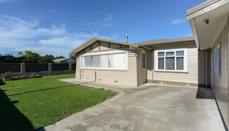 201 Willowpark Road South, Hastings