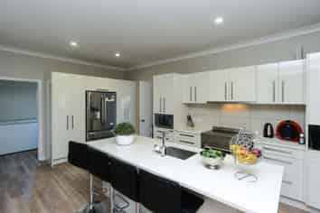 201 Willowpark Road South, Hastings