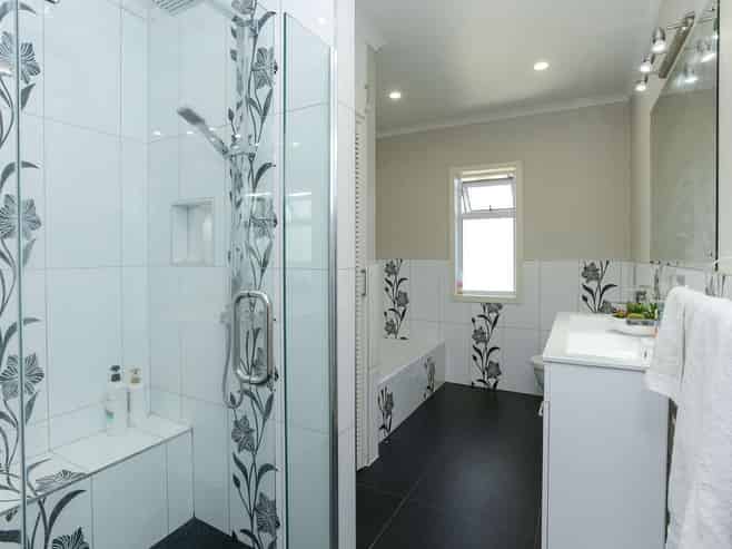 201 Willowpark Road South, Hastings