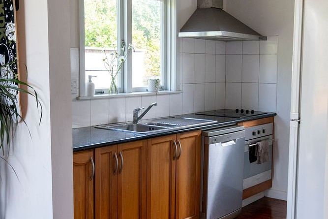 3-Bedroom Family Home in a Fantastic Location - Więcej