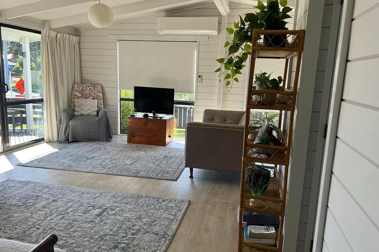 Captivating  3 bedroom sunny house. - Widok 2