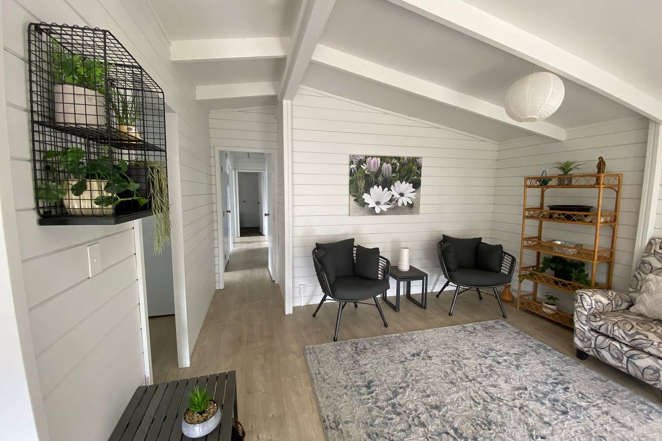 Captivating  3 bedroom sunny house. - Widok 4