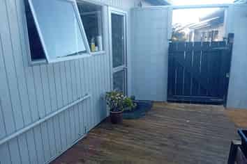 Cabin/19 John Road, Stanmore Bay