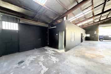 Mangere Industrial Unit | 267 m2