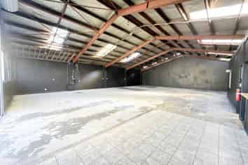 Mangere Industrial Unit | 267 m2